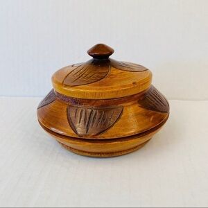 Wooden trinket  dish with lid two tone foliage leaves